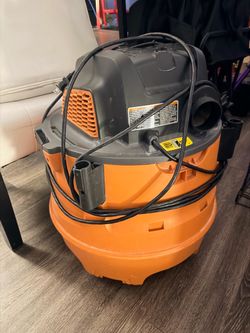 Shop vacuum