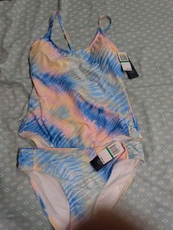 Women's swim wear
