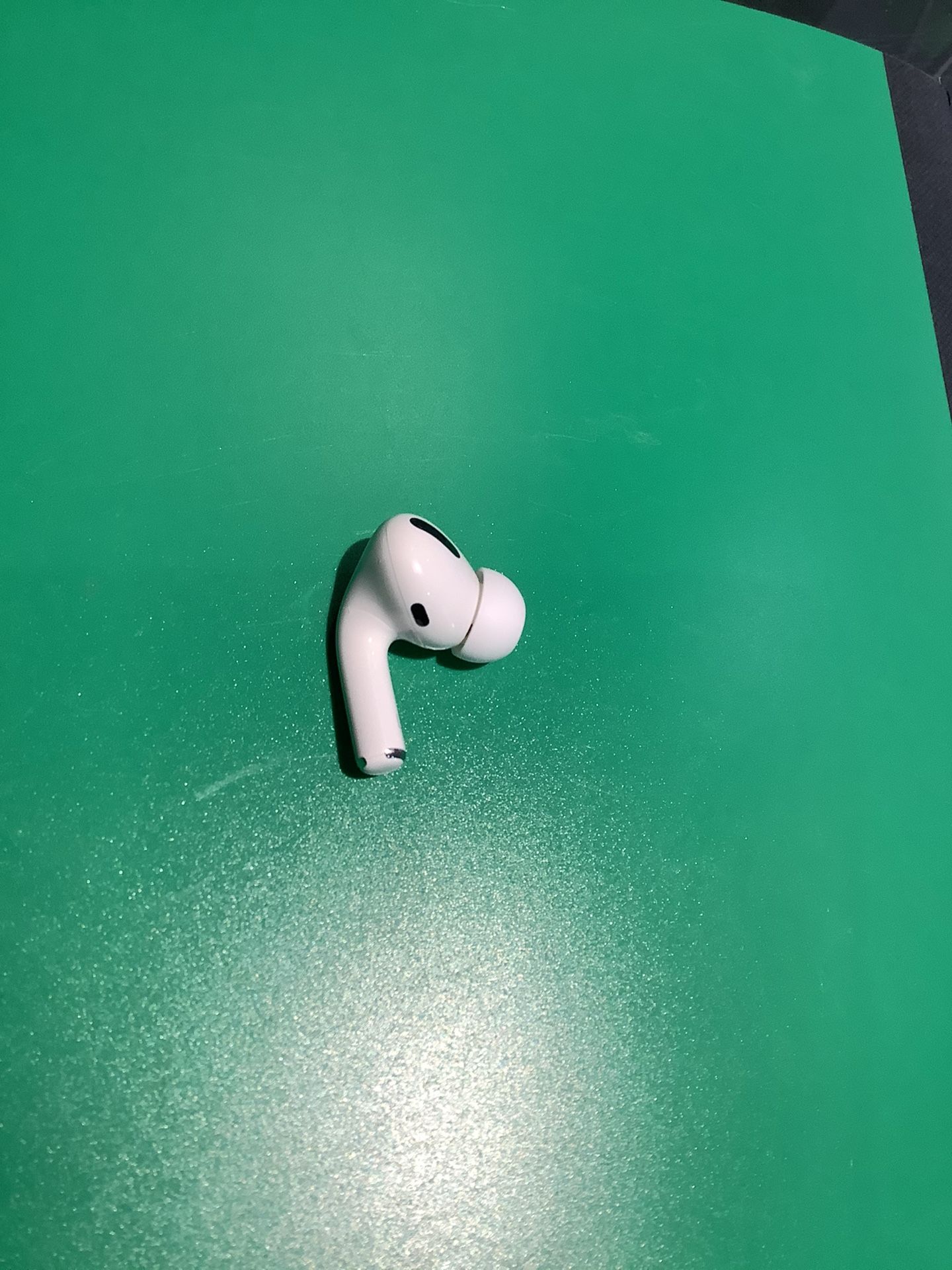 Left Apple AirPod Pro