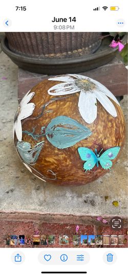 Beautiful painted bowling ball  Decoration or for use. Looks cool indoors or in Garden