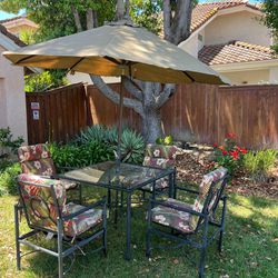 Patio Set🌷Delivery available for fee🌷Chairs  adjust and  move back 🌷