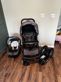 Graco Travel System (Car seat, stroller & base)