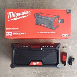 New Milwaukee BLUETOOTH Jobsite Radio M18 - ToolOnly. 
