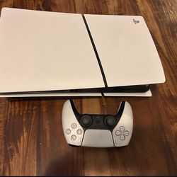 Playstation 5 console with accessories 