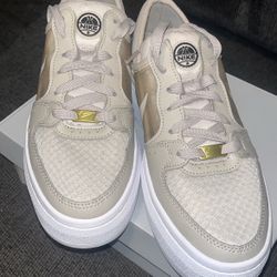 Nike Wmns Court Vision Alta