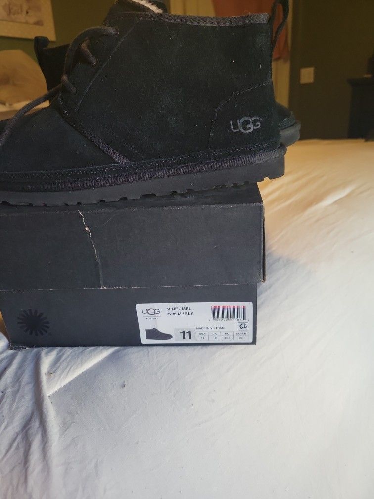 UGG Men BLACK Suede BOOTS