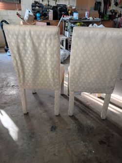 Dining table chairs
