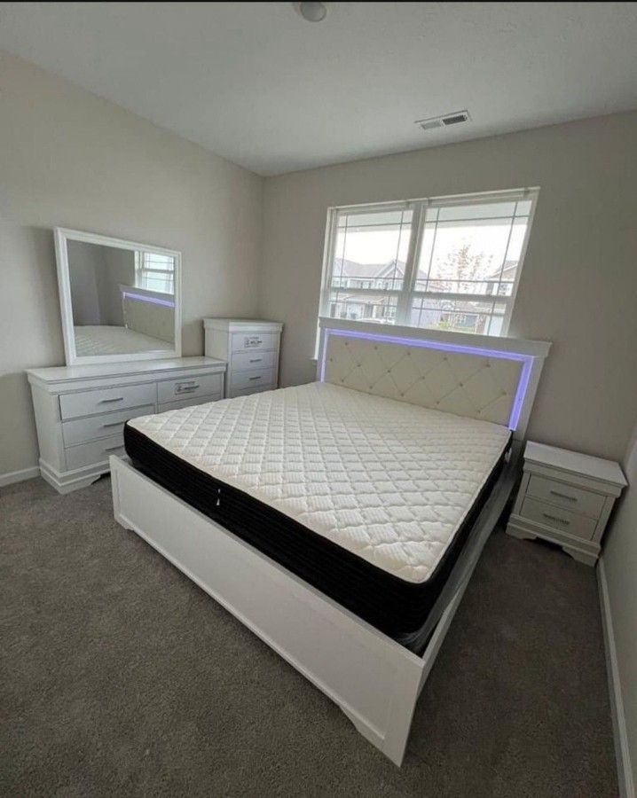 30% Off On Brand New Complete Bedroom Set. Premium Quality