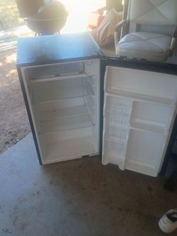 Mini refrigerator