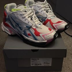 Balenciaga Runner Neon   !!!Hearing Offers!!