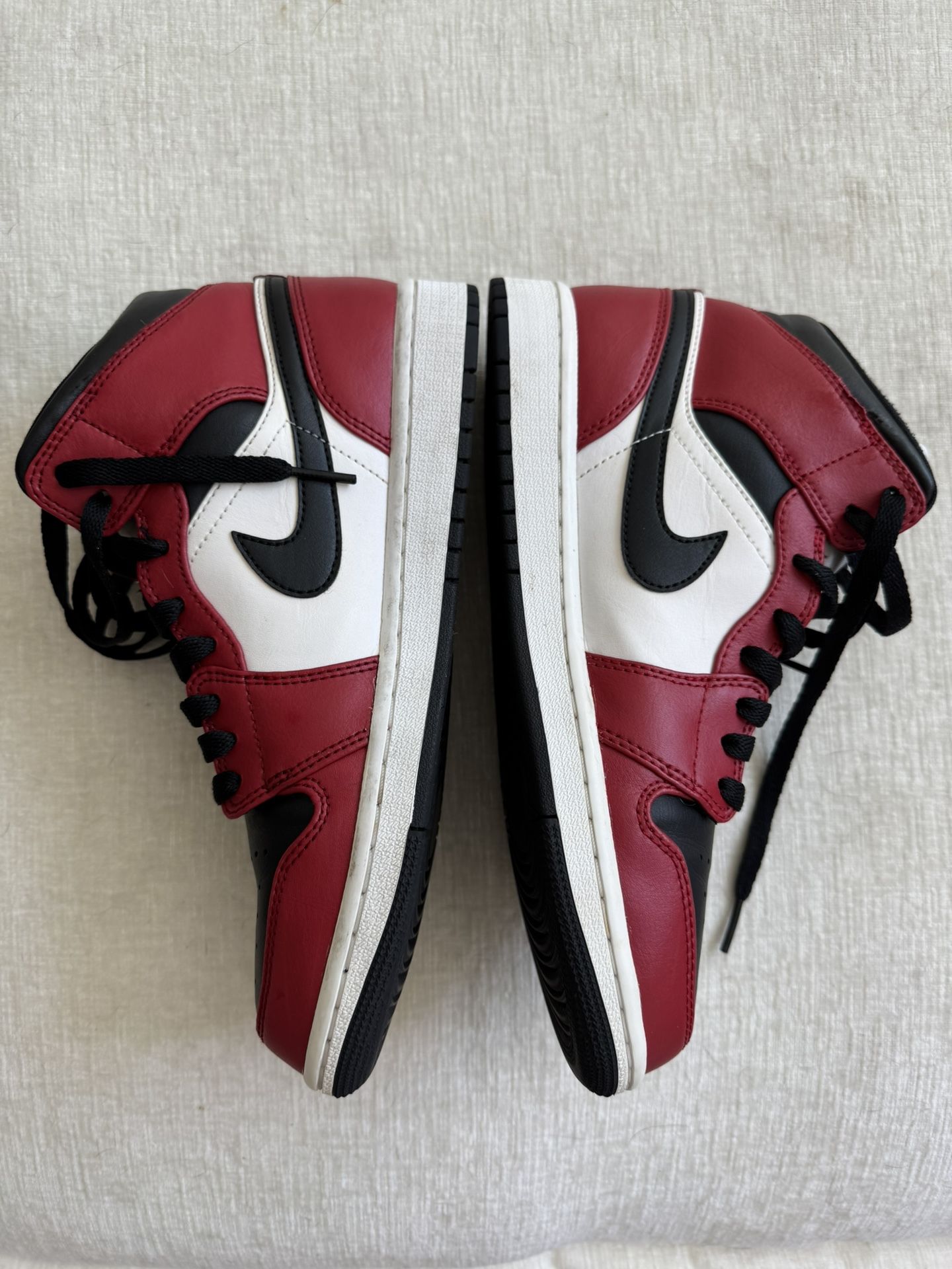 Jordan 1 Mid Chicago Toe Size 7.5