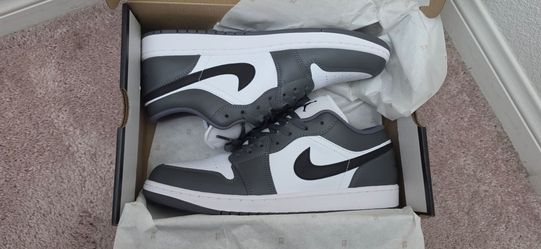 New with box Mens Nike Air Jordan 1 low size 12 gray
