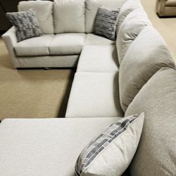 Stunning Entertainment Style Chaise Sectional! FREE DELIVERY 