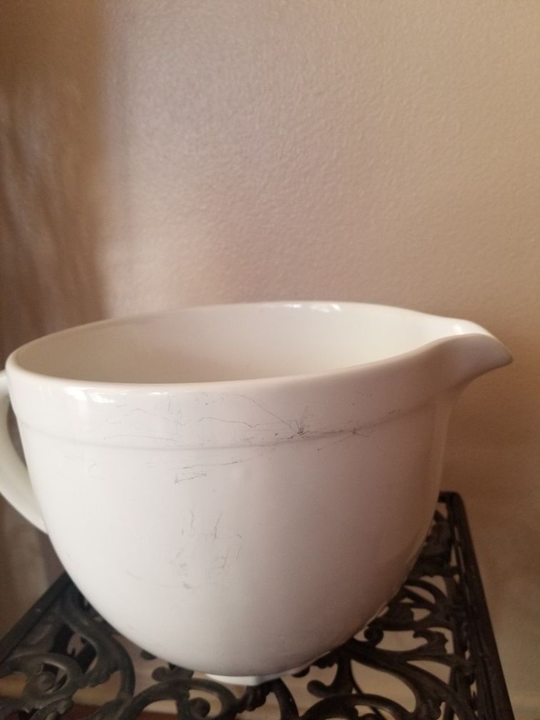 Mixing bowl