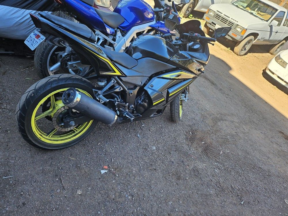 Kawasaki ninja 250r 2012