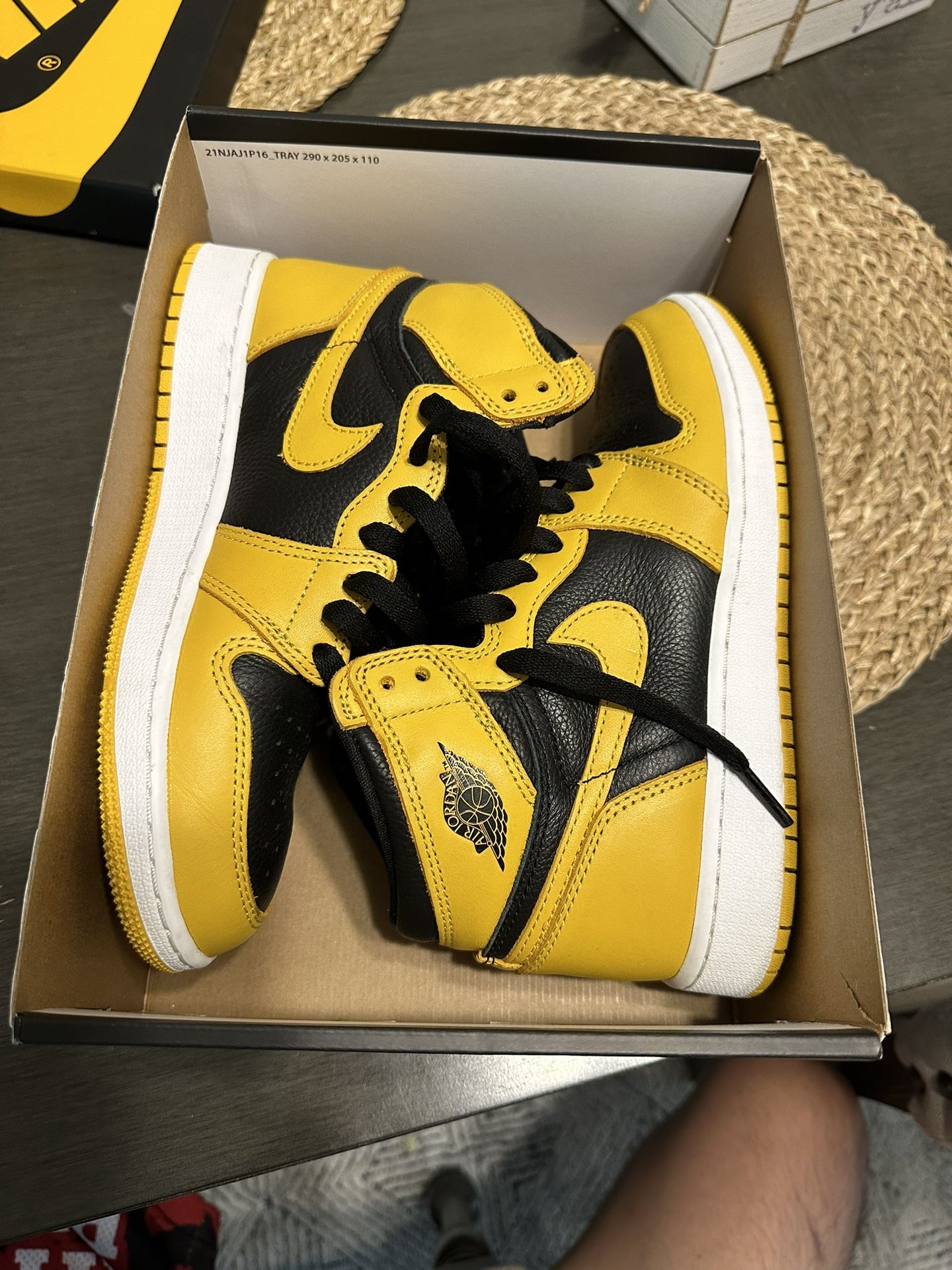 Jordan 1 Pollen Size 5.5