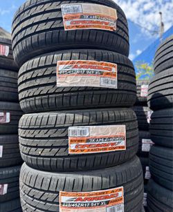 225-45/17 Arroyo Set de NUEVS con 50,000 millas de garantía