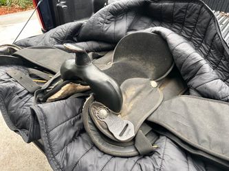 Black Western Horse Saddle with Carry Bag