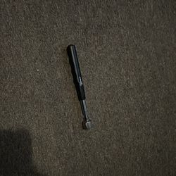 Magnetic grabber