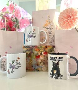 COFFEE MUGS WITH GIFT BAG  “READY TO GO”!!