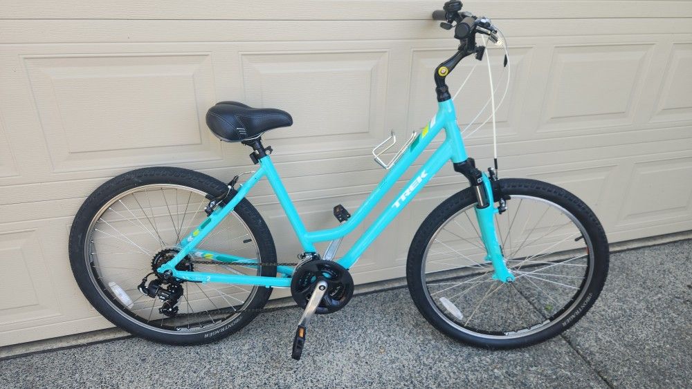 Mint Condition Trek Shift 2 Women's Hybrid Bike