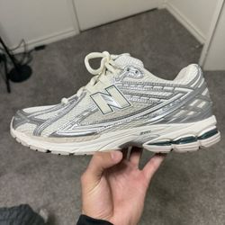 New Balance 1906R