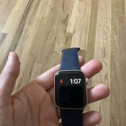 Apple Watch SE (1st Generation)