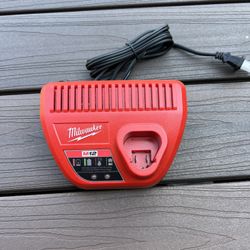Milwaukee M12 Charger