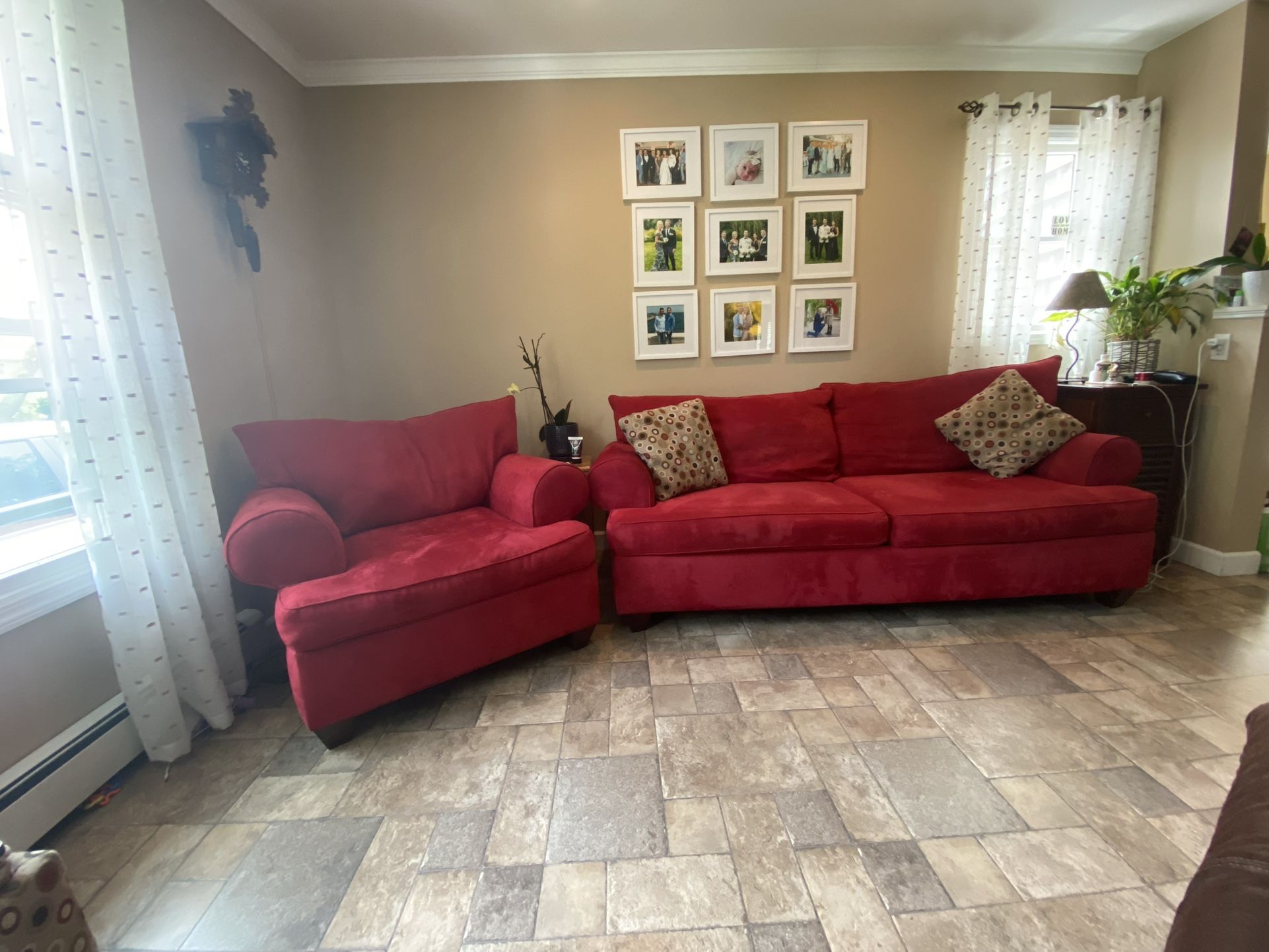 Couch And Chairs With Ottoman