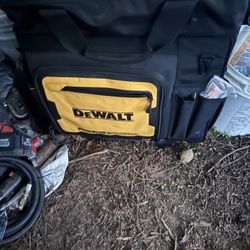 Dewalt Rolling Tool Bag