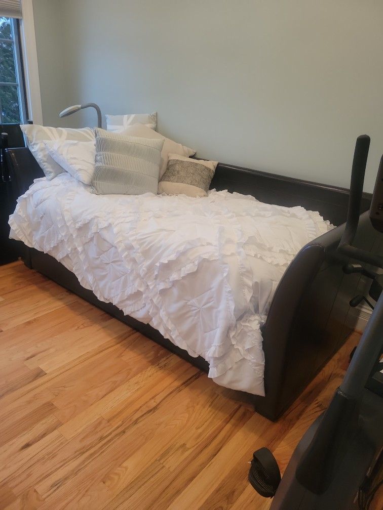 Dark Brown leather Daybed With Trundle EC mattress Included
