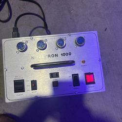 Novatron 1000 Studio Power Pack w/ Cords No Lights Powers On As Is Untested