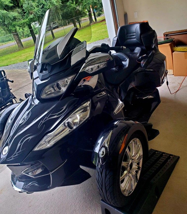 2011 Can Am Spyder Roadster Touring