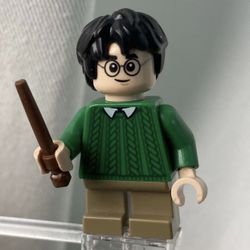 Lego Minifigure hp475 Harry Potter Green Sweater 2024 Sorcerers Stone (Rare Collectors Item!)