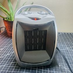 🔥 Portable Ceramic Space Heater - Perfect Gift 🎁 for Cozy Comfort  🖤 Compact & Powerful: Small but mighty - ideal for offices, kitchens, or any