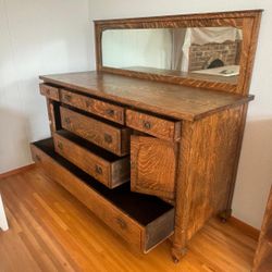 Quarter Sawn Oak Sideboard/Buffet with Mirror