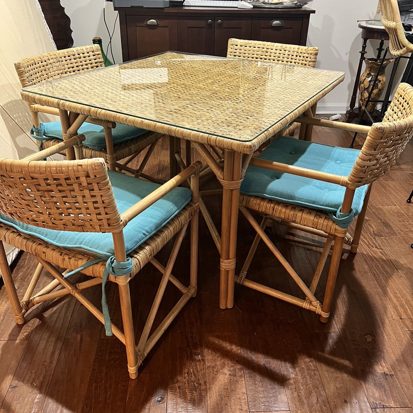 Vintage rattan Table & 4 chairs