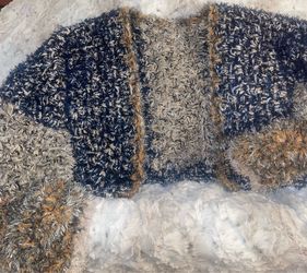 Furry crochet crop sweater size L-XL