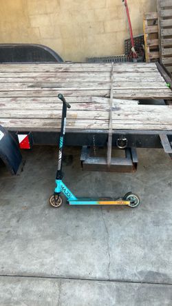 Pro blue scooter