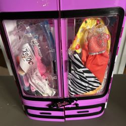 Barbie Wardrobe With Clothing 