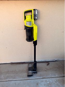 Ryobi ONE+ 18V Cordless Stick Vacuum Kit
