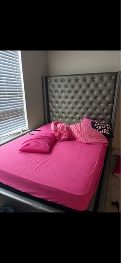 Queen size bed