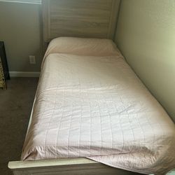 Twin bed, full bethroom forniture