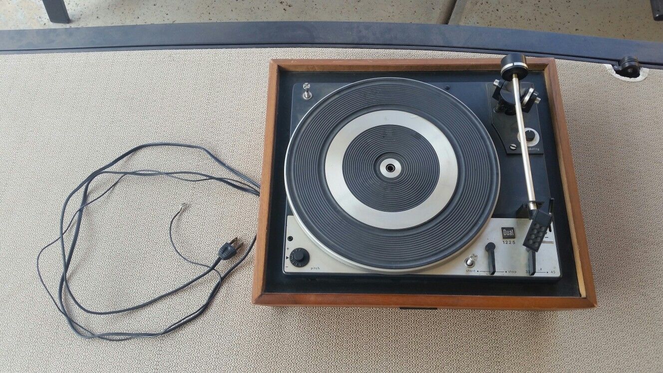 Vintage United Audio Dual 1225 record player