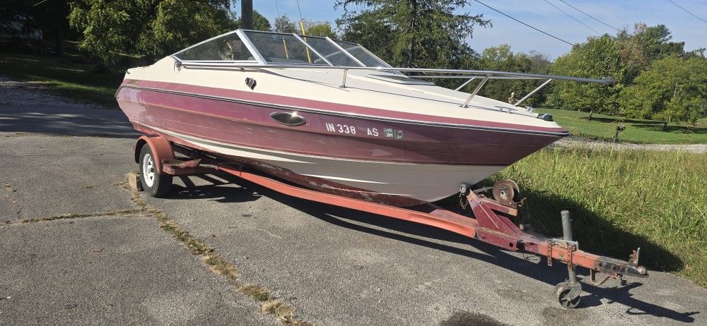 4.3 V6 Alpha One Mercruiser Boat Engine And Maxum Boat Hull.