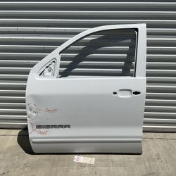 2014 2019 GMC SIERRA 1500 LEFT FRONT DOOR OEM