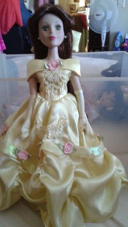 Disney Porcelain Brass Key Belle Doll. (Rare)