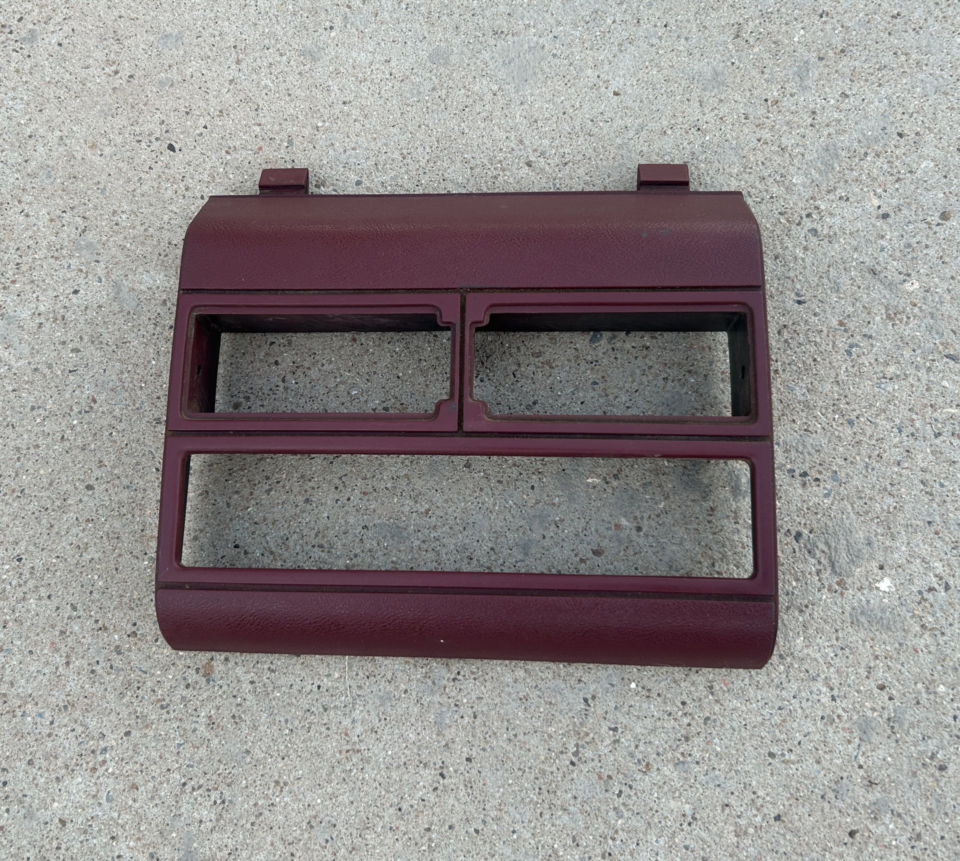 Obs Silverado/Sierra Center Dash Radio Vent bezel