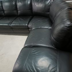 SECTIONAL GENUINE LEATHER BLACK COLOR.. DELIVERY SERVICE AVAILABLE 💥🚚💥