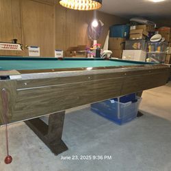 Fischer Cavalier VIII Pool Table In Excellent Condition!